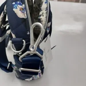 Vera Bradley | Bags | Vera Bradley Performance Twill  display picture 3